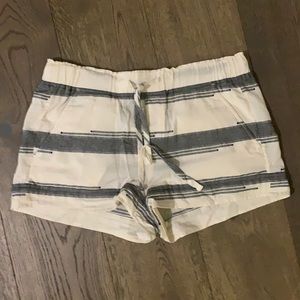 NEW LOFT SHORTS. LOU & GRAY